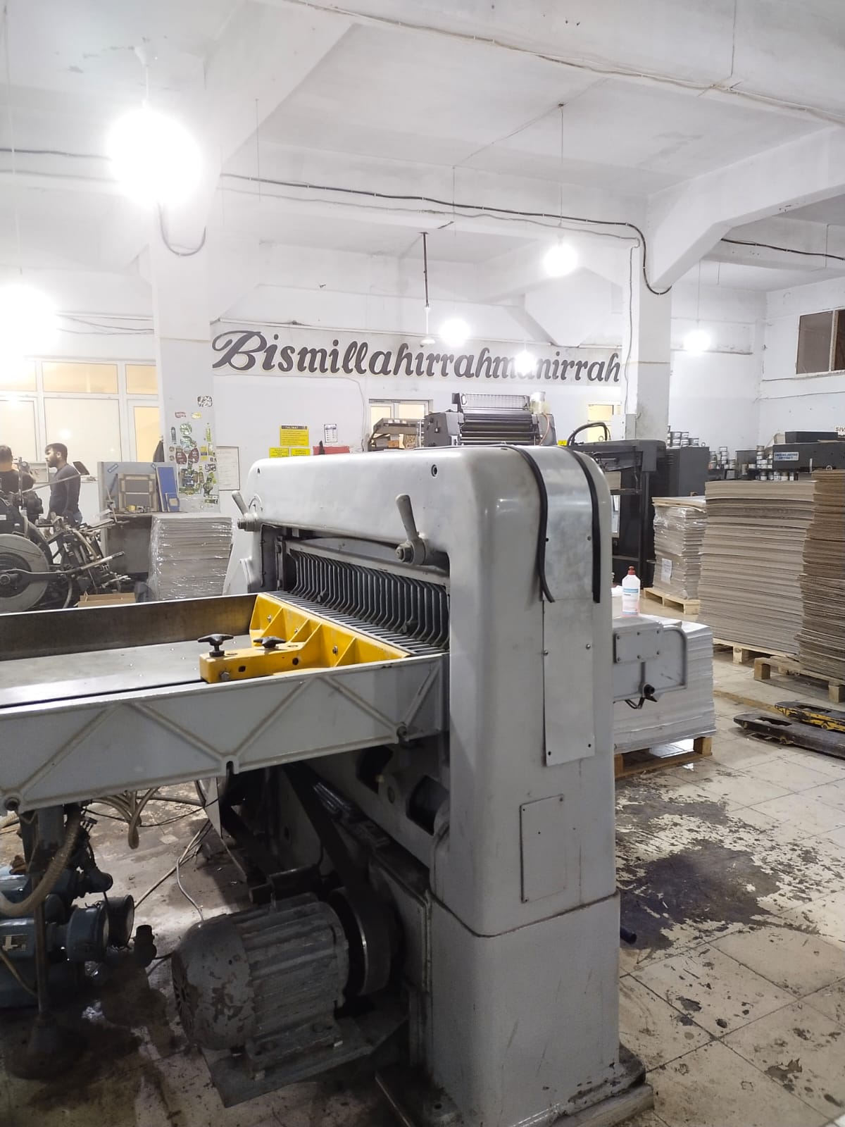 SCHNEIDER GUILLOTINE