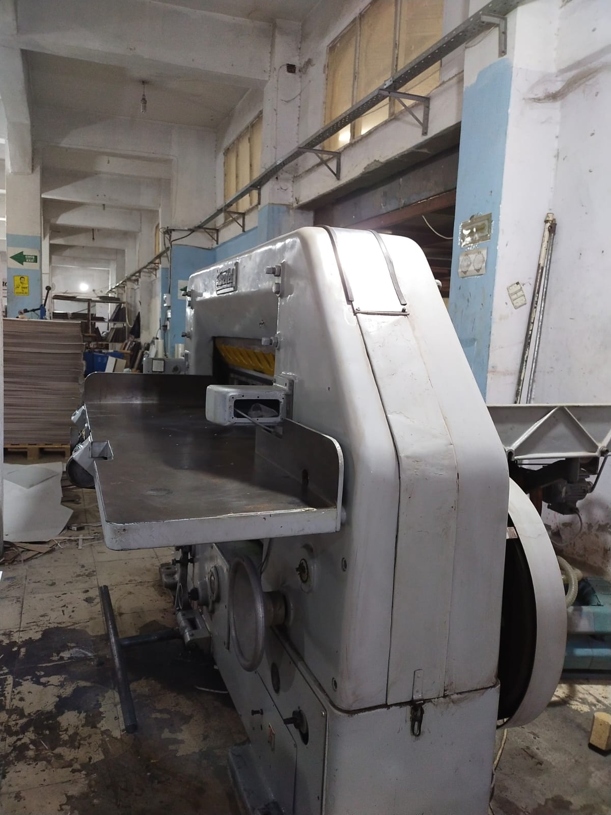 SCHNEIDER GUILLOTINE