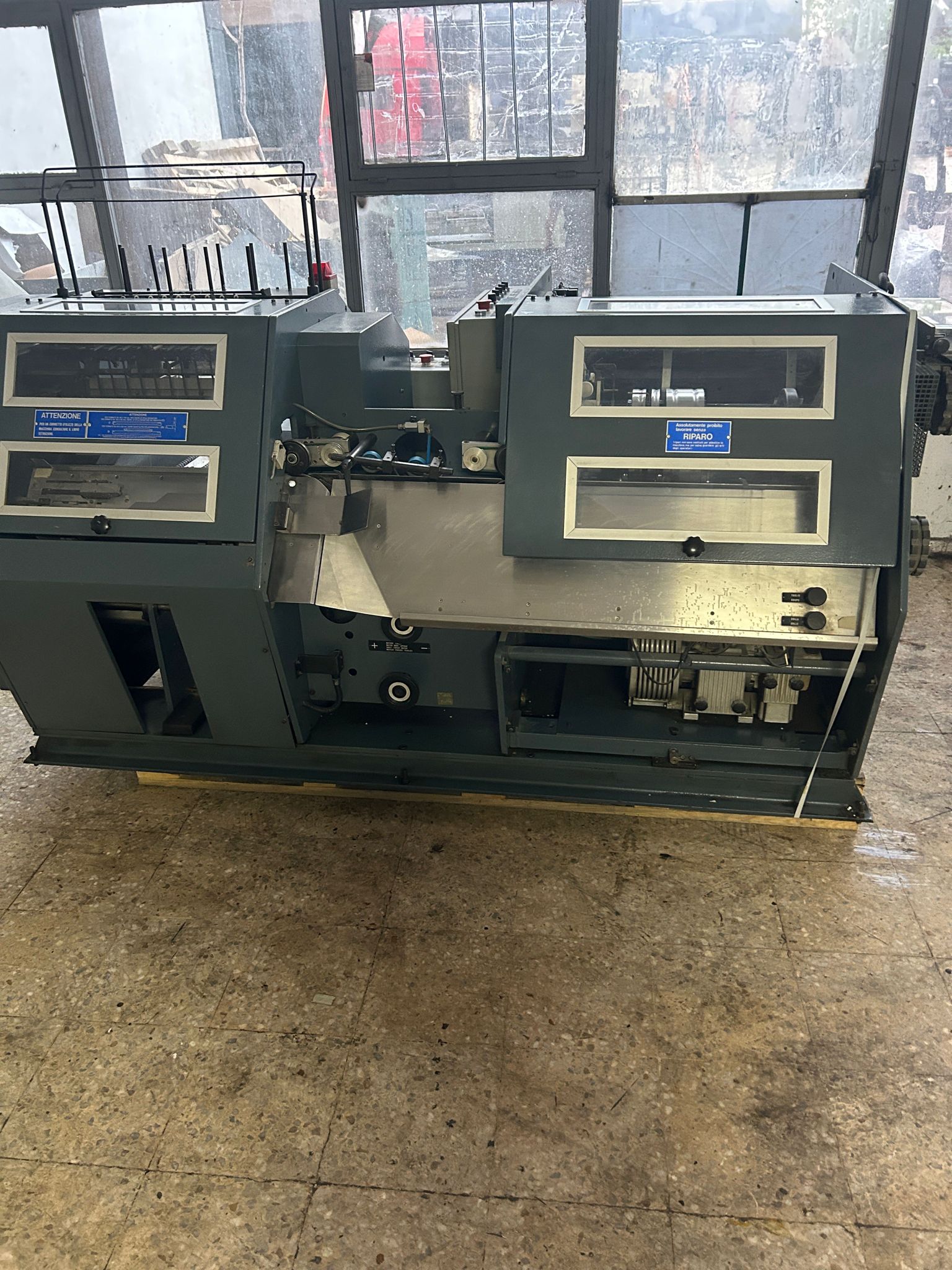 1987 Model Aster American Thread Sewing Machine